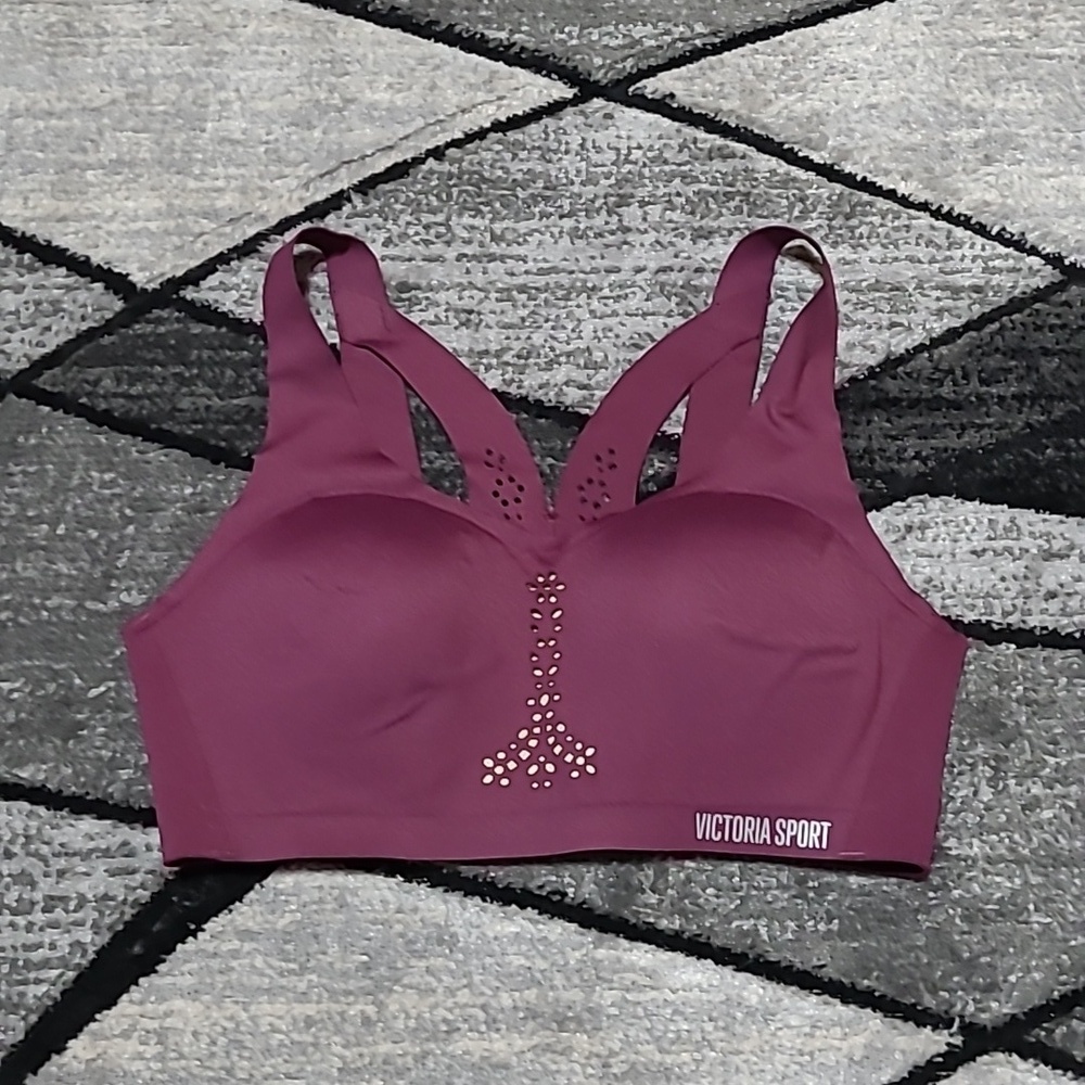 VICTORIA SPORT ANGEL MAX CUT-OUT LIGHTLY LINED BACK CLOSURE SPORT BRA